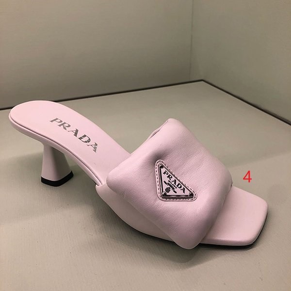 目を惹くカラープラダ 偽物トライアングルロゴ ソフトパデッドナッパレザー サンダル