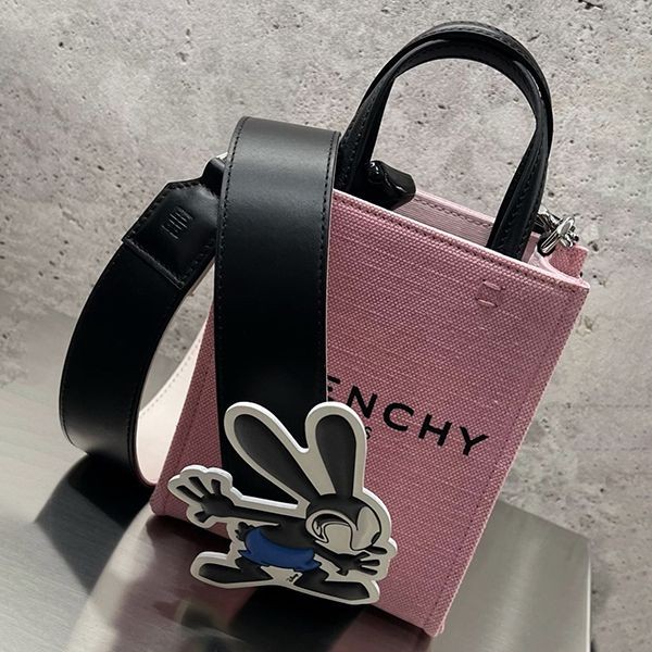 大人気定番ジバンシィ×Disney コラボ オズワルドキャンバスGトート 偽物 BB50R9B1PQ-670