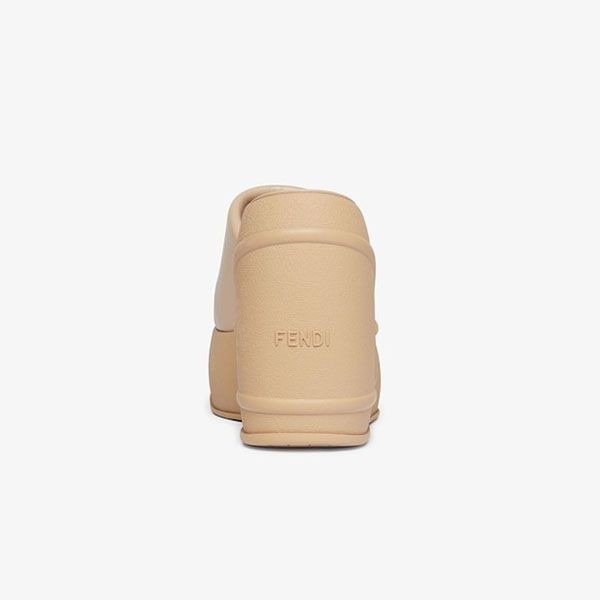 送料込追跡有ショー登場☆フェンディ ナッパレザー スライドサンダル 偽物 4色 8R8405NBAF1K9X
