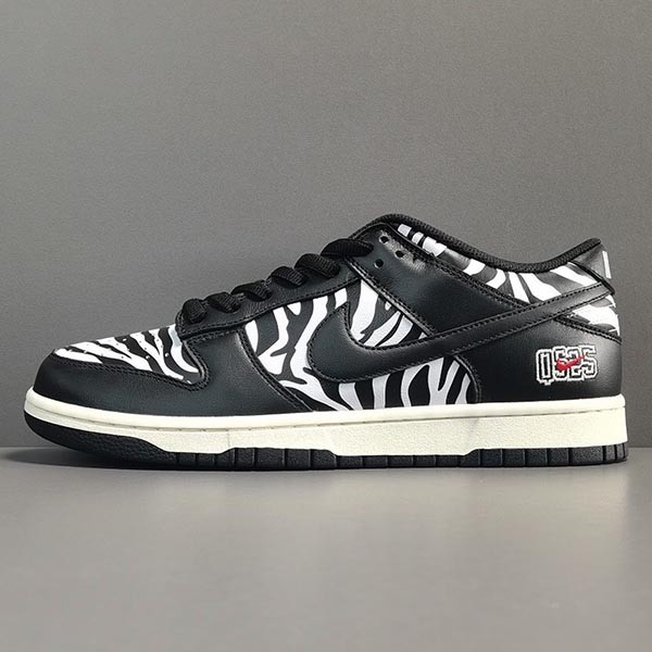 ナイキ×QUARTERSNACKS ダンク コピー SB DUNK LOW "ZEBRA CAKE DM3510-001