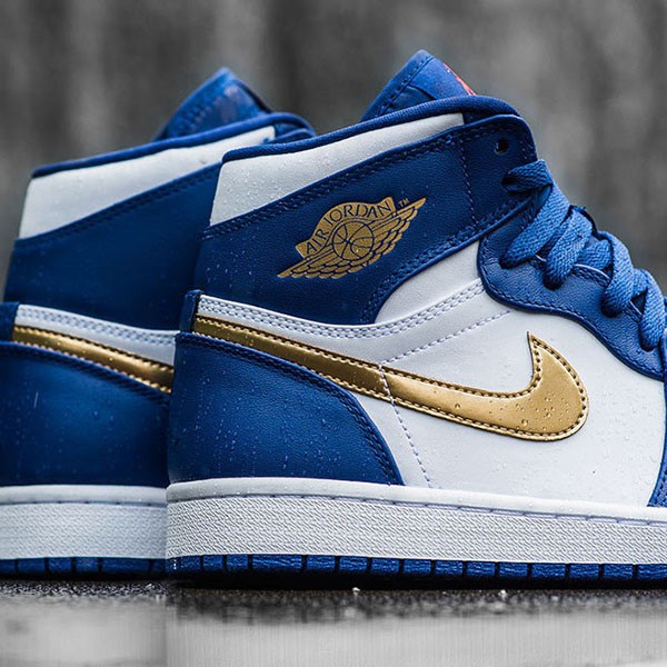 大人気!!新色!!ナイキ Jordan 1 Retro Gold Medal スーパーコピー 332550-406