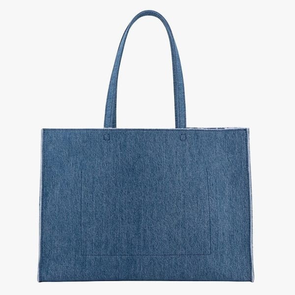 【セレブ多数愛用】ジバンシィ ロゴプリント入デニムショルダーバッグ 偽物 BB50U5B1TC