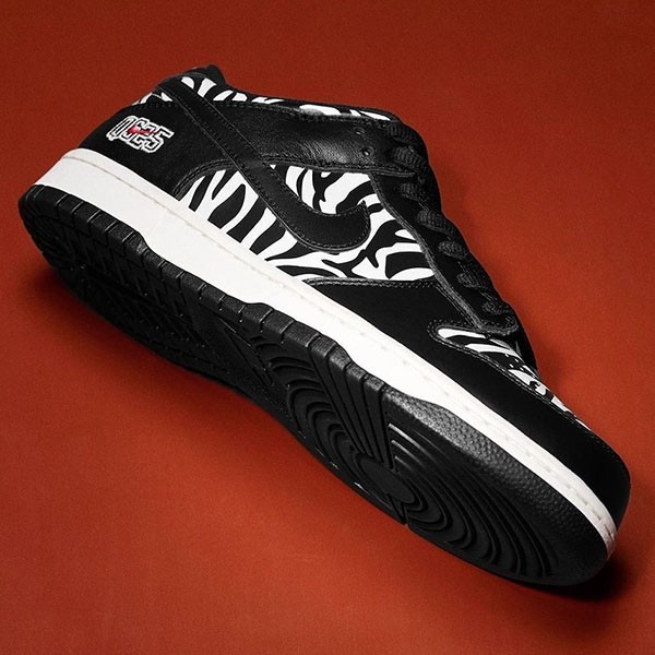 ナイキ×QUARTERSNACKS ダンク コピー SB DUNK LOW "ZEBRA CAKE DM3510-001