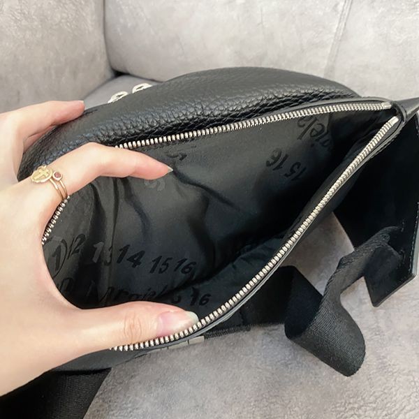 大人気!!新色マルジェラ バムバッグ コピー/ボディバッグS55WB0075