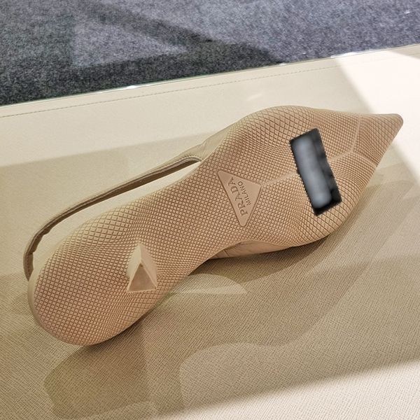 プラダ☆レザー スリングバック パンプス コピー三角 1I565M