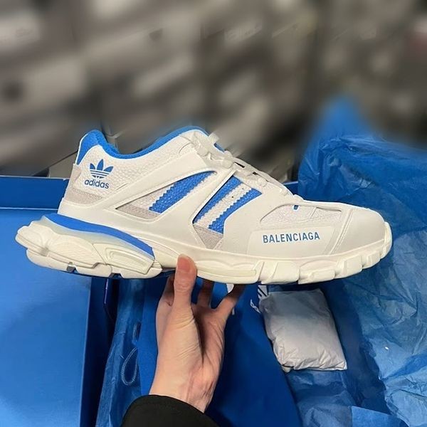バレンシアガ アディダス TRACKFORUMLOW TOP スニーカー 偽物