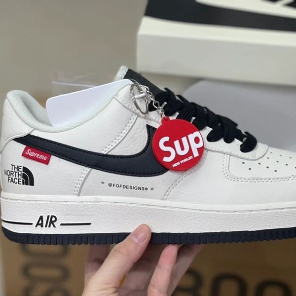 セレクトのおしゃれ☆ナイキ ノースフェイス シュプリーム 偽物 AIR FORCE1 スニーカーnk05101