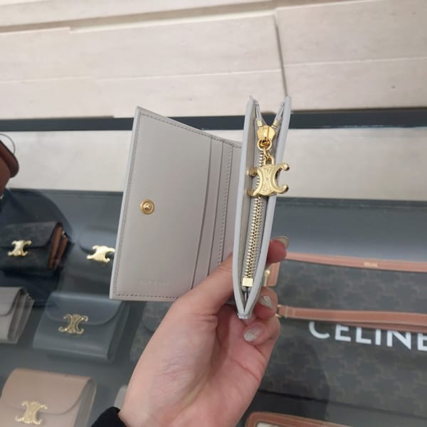 追跡付きで安心届けセリーヌ コンパクトウォレット トリオンフ 財布 n級品2色 10m103frj.38no