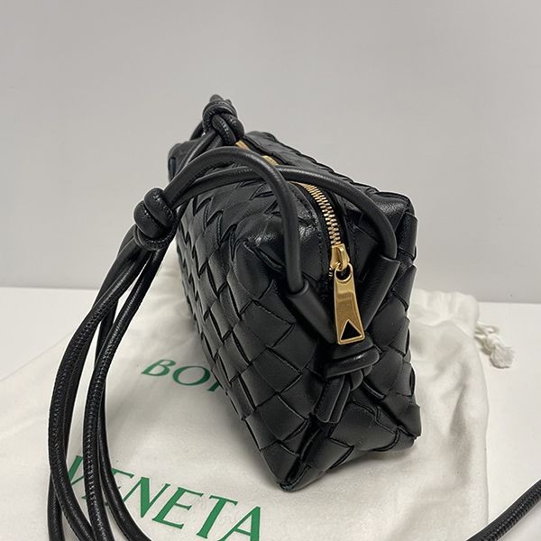 残り僅かボッテガヴェネタ 偽物 ミニ ループ カメラバッグ 723547v1g113579