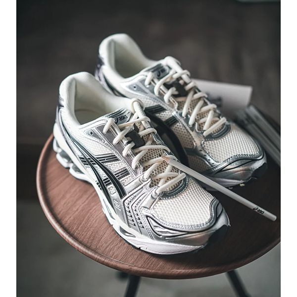 アシックス ゲルカヤノ 14 偽物 JJJJOUND ASICS GEL KAYANO 14 w24090402