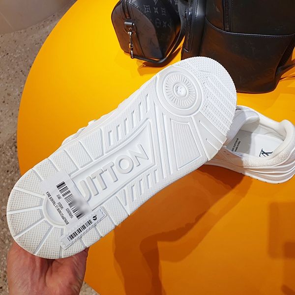 並行輸入品 偽物 ルイヴィトン lvトレイナー レザー スニーカー スーパーコピー 1a9g4w