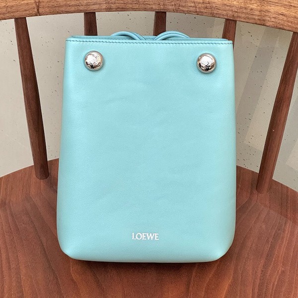 【訳あり特価】ロエベ スーパーコピー ぺブル ポーチ スムースカーフ 5色 lyw66544