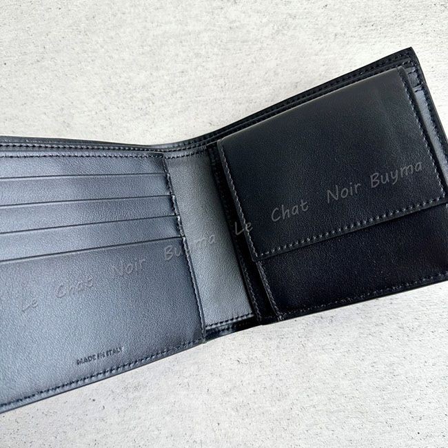 おすすめセリーヌ トリオンフ コピー エンボス加工 二つ折り財布 10C873FQB.38SI
