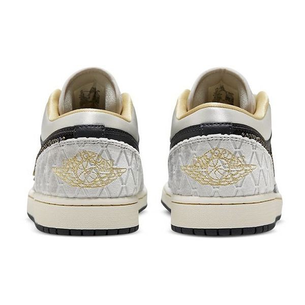 残り僅かナイキ ジョーダン1 Low Beaded Swoosh 偽物★海外限定 bs250115