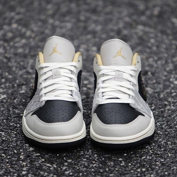 残り僅かナイキ ジョーダン1 Low Beaded Swoosh 偽物★海外限定 bs250115