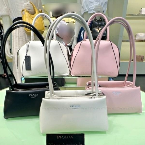新作プラダ スモール レザー ハンドバッグ 偽物◆プラダ◆全3色 1BA368_2DDJ