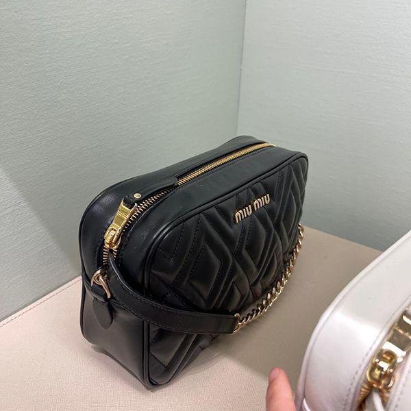 定番★ミュウミュウ ショルダーバッグ スーパーコピー miu0215