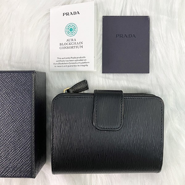 プラダ Zip Compact Wallet ジップコンパクト財布 偽物♪