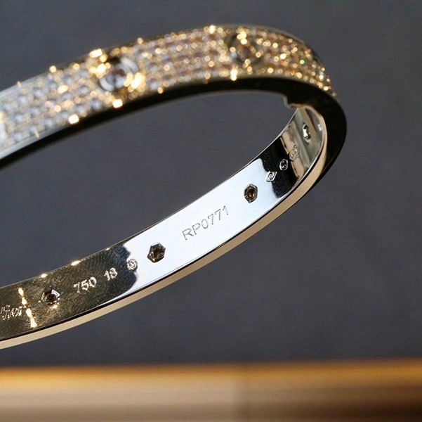 カルティエ LOVE パヴェダイヤモンド n級品 ブレスレット w25031702