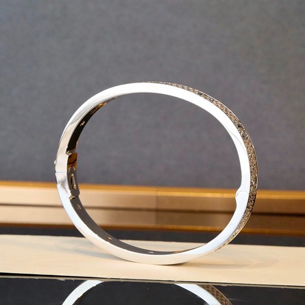 カルティエ LOVE パヴェダイヤモンド n級品 ブレスレット w25031702