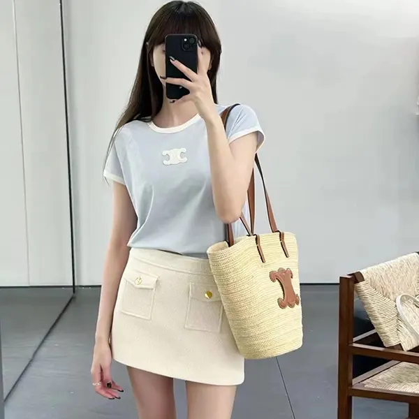 セリーヌ トリオンフパッチ付き コットンジャージー Tシャツ 2X16O507Z.07HI