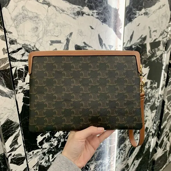 ナチュラル可愛い☆セリーヌ n級品 ストラップ付きスモールポーチ 10J502FES