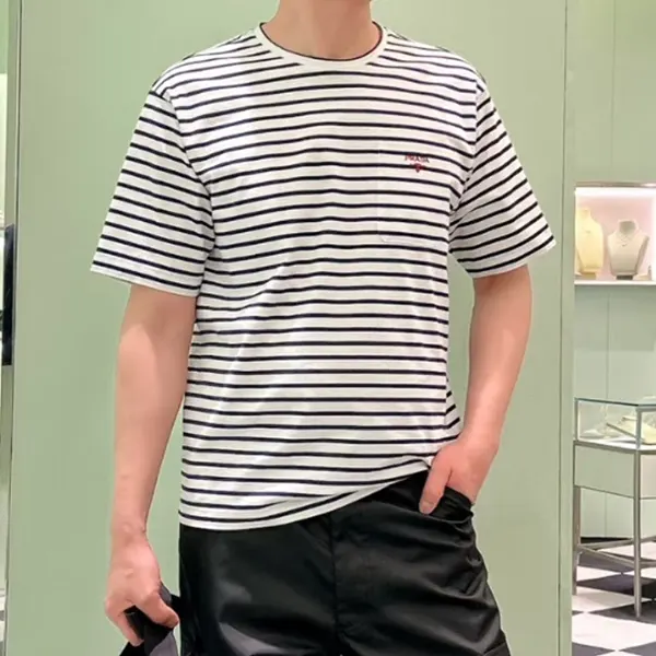 今季新作プラダ コットンTシャツ 偽物 ボーダー UJN824