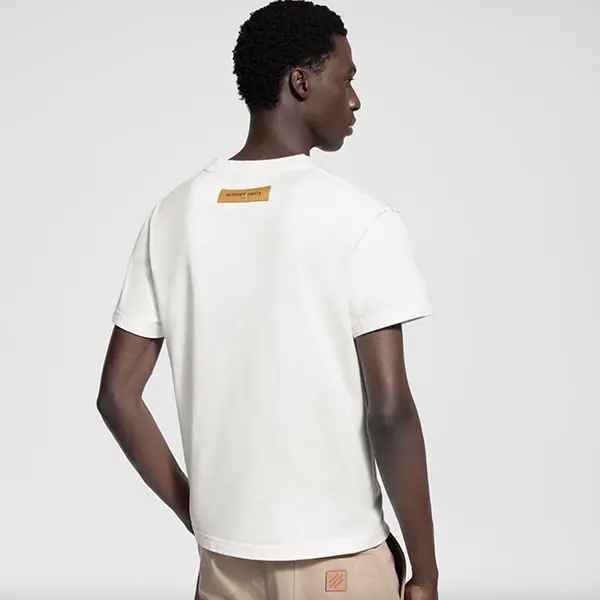《大人気》25SS ルイヴィトン エンボスLV Tシャツ コピー 1AA5E0