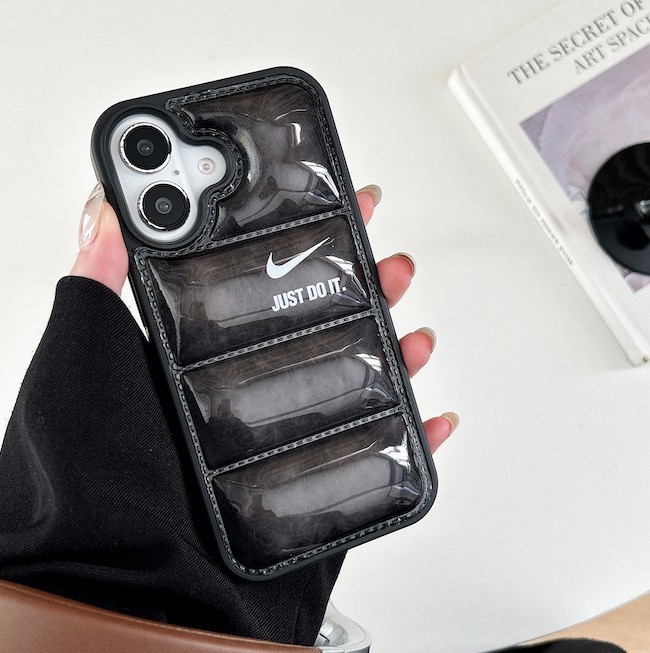ナイキ  スマホケース ファッション ダウンジャケット型   iPhoneケース 25042101