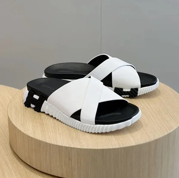 一番お買い得で履きやすいso black登場 エルメス インフラサンダル N級品 H2419