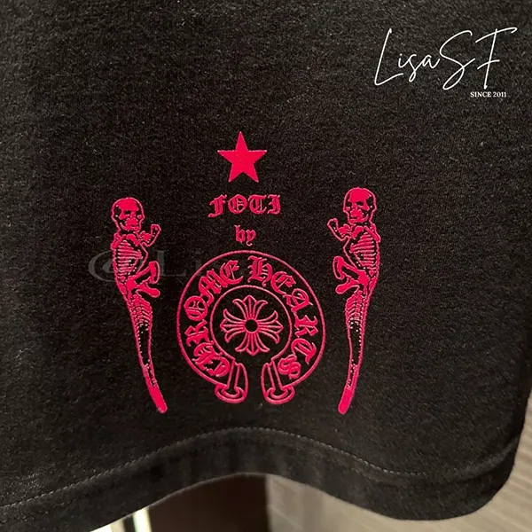 クロムハーツ FOTI フォティ ピンク 偽物 ロゴTシャツ w25041709