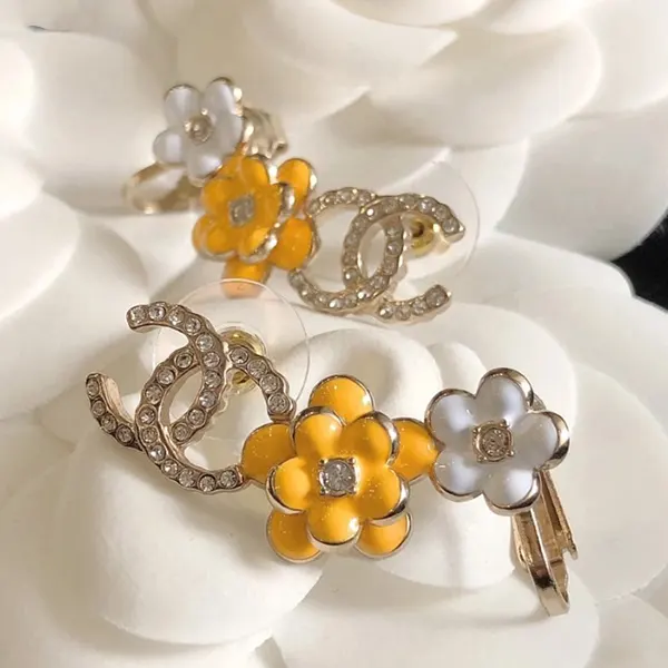 欲しい♡超限定♪お耳を包み込むお花がかわいい♡華やぐ25P シャネル ピアス コピー