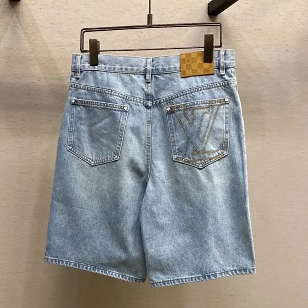 【セレブ多数愛用】ルイヴィトン 偽物 ハーフ・ショートパンツ 1AGTHV