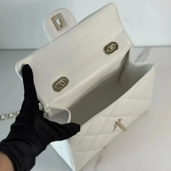 トレンドの最前線☆【注目バッグ！】シャネル スモール バッグ コピー AS4711