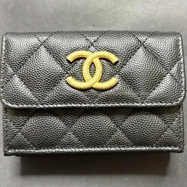 【スタイリッシュ♪】シャネルスモール フラップウォレット コピー♡使いやすい３つ折り財布 AP3518-B19362-94305