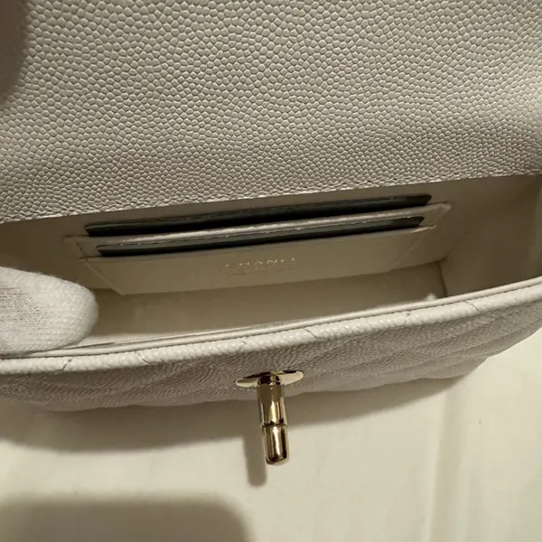 ★SNSで話題になった新サイズ★シャネル コピー ココハンドル ハンドバッグ 14.5cm AP4244 B05061 NZV47