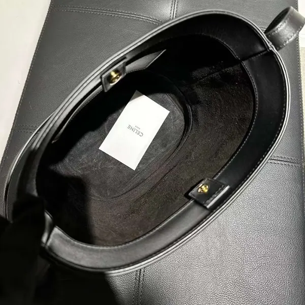 即発送セリーヌ スモール バケット 激安 キュイル 113783DU3