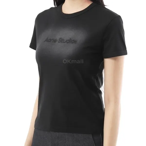 アクネ ロゴTシャツ 偽物 ブラック フィットデザイン AL0457BM0