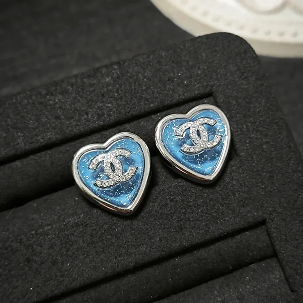 トレンド感たっぷりシャネル n級品 ブルーハート ピアス 2色 xnr1125151