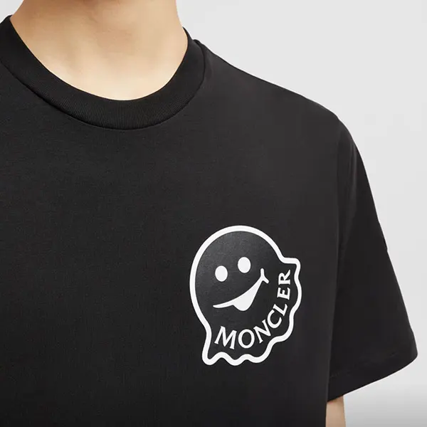 プレゼントに最適モンクレール Cartoon ロゴ Tシャツ 偽物 K10918C0001889AJS23G