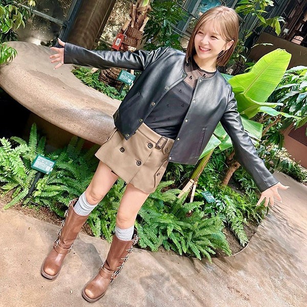 宇野実彩子、三上悠亜 着用 ミュウミュウ バックル レザーブーツ 5cm 5W792D