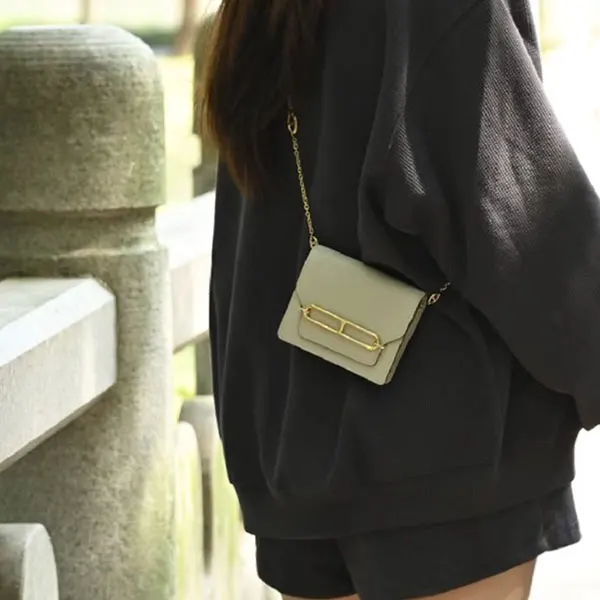 コンパクトでオシャレ♪【エルメス】ルーリス スリム ウォレット 偽物 H082213CP18