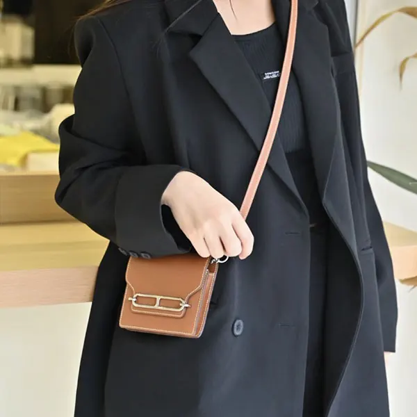 コンパクトでオシャレ♪【エルメス】ルーリス スリム ウォレット 偽物 H082213CP18