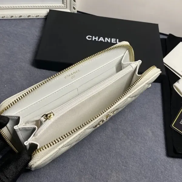 上質デザインシャネル キラキラCCロゴ 長財布 偽物 AP4555-B12928-10601